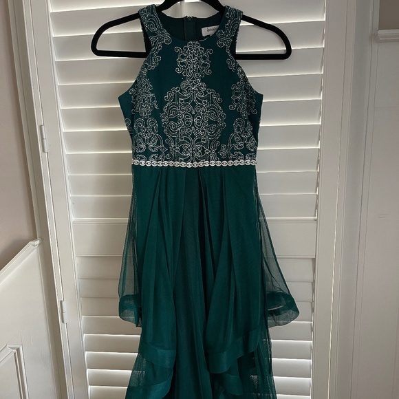 Girls dress - Picture 1 of 3